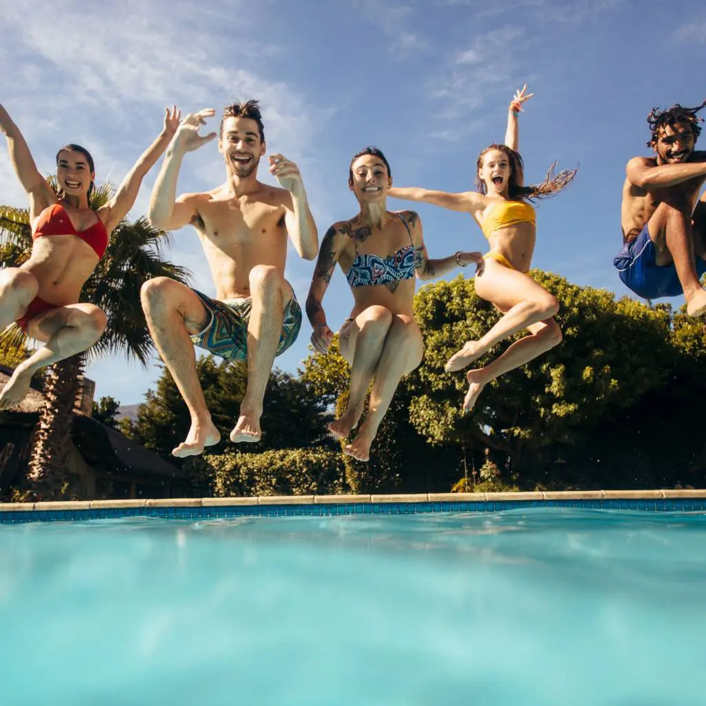 A house with a backyard swimming pool in Brantford