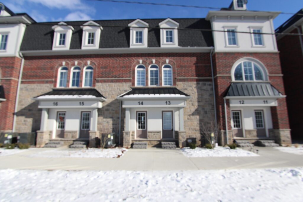 677 Park Rd. N Unit 13