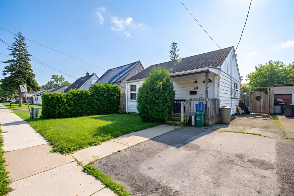 66 Gladstone Ave.