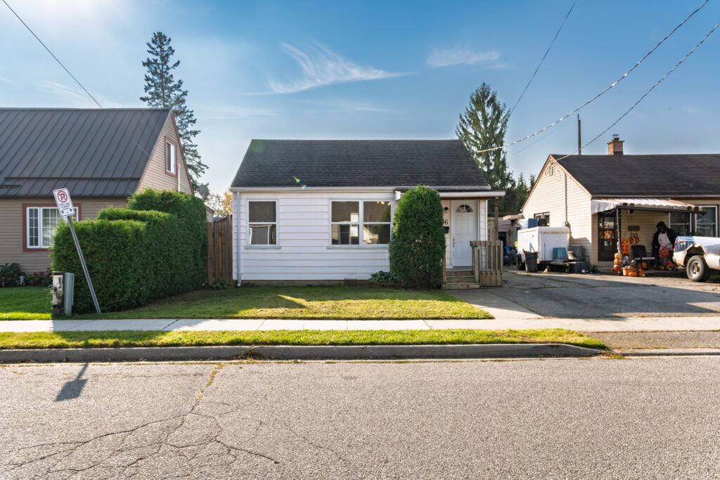 66 Gladstone Ave., Brantford