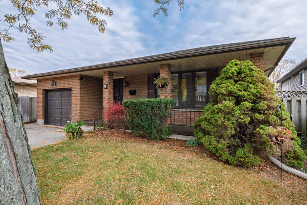 9 Lilac Crt., Brantford